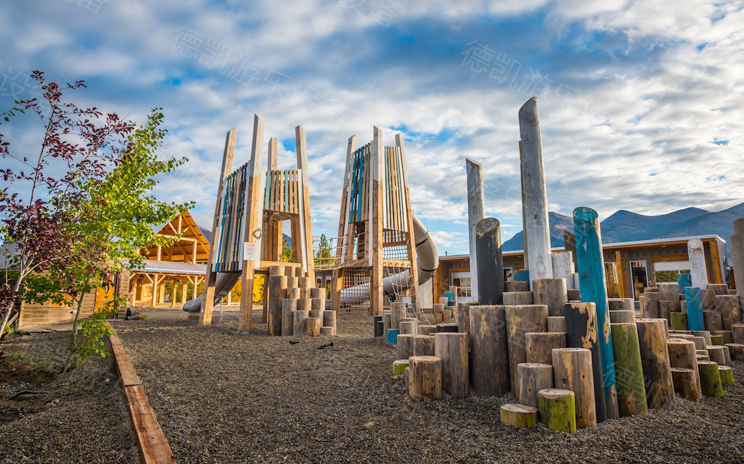 無(wú)動(dòng)力游樂設(shè)備